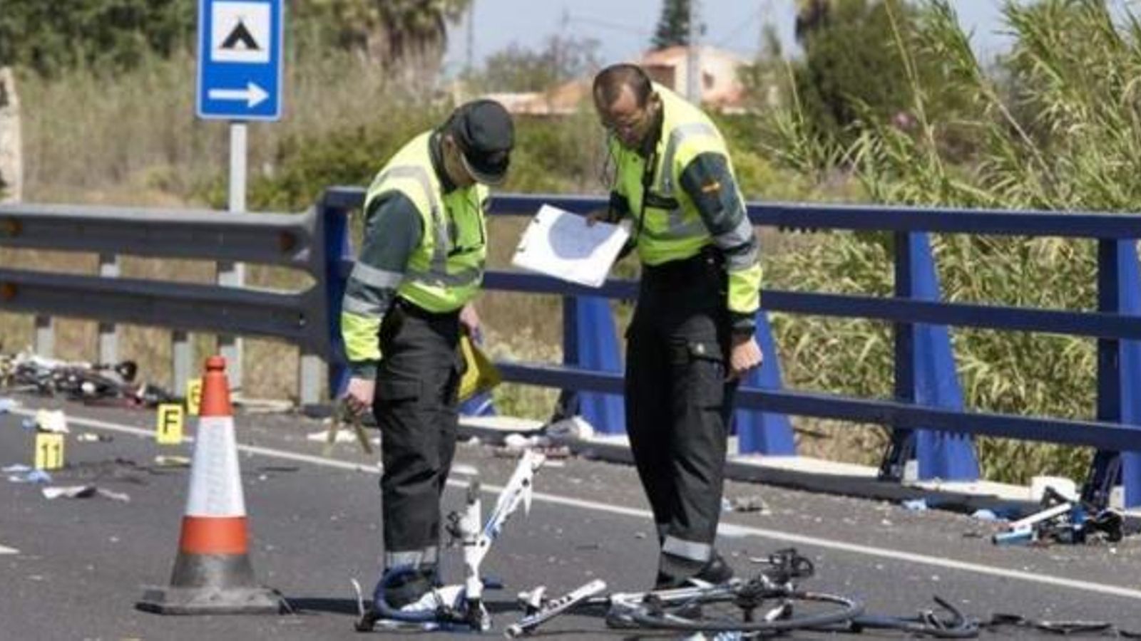 Imatge d'arxiu de l'accident a Oliva en el qual van morir 2 ciclistes l'any passat
