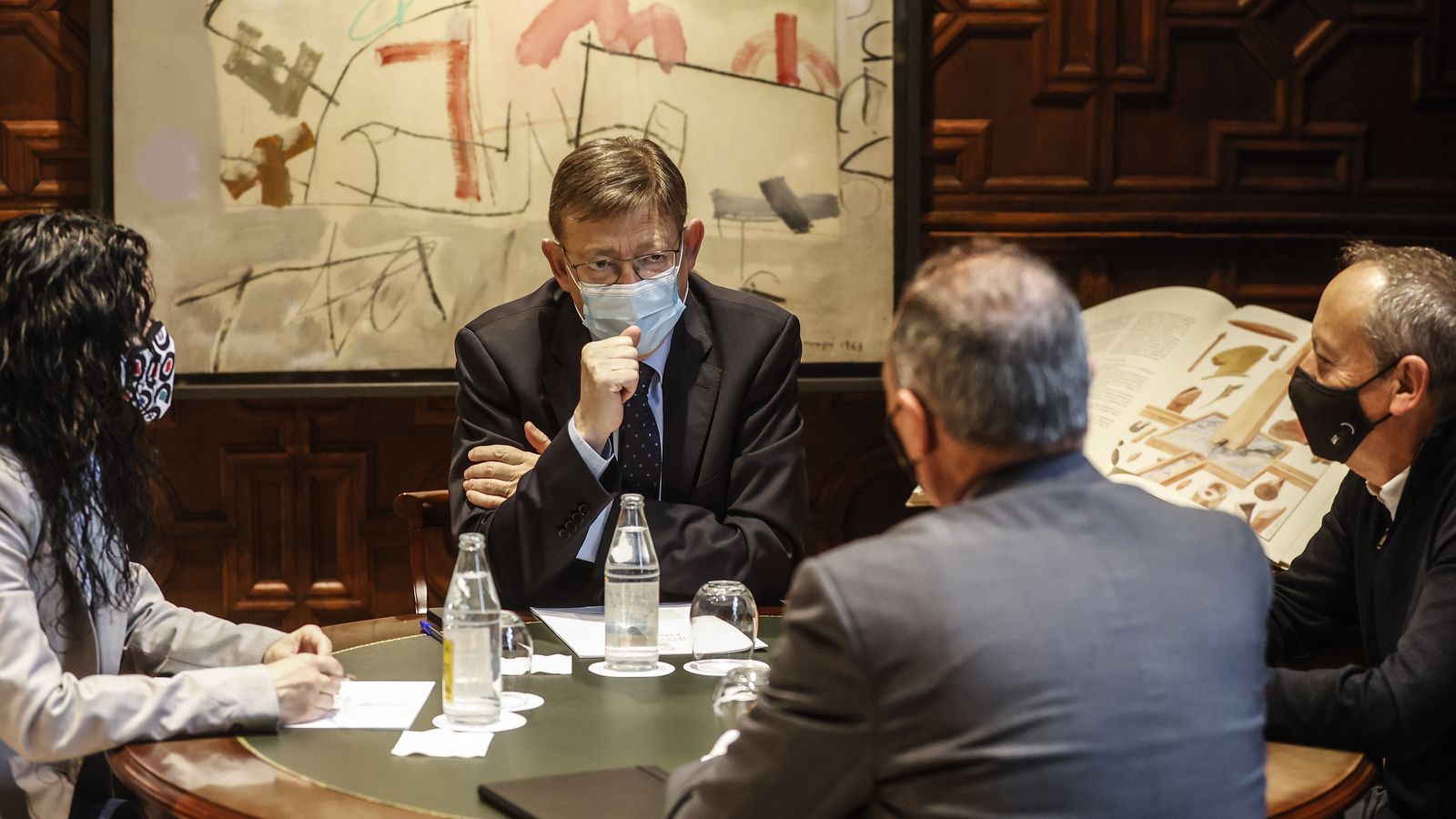 El president de la Generalitat, Ximo Puig, en reunió amb els agents socials