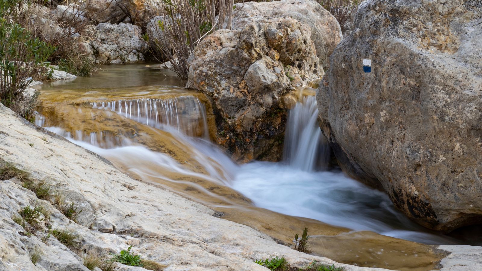 Una cascada del paratge de les coves d'El Turche, on ha mort el jove