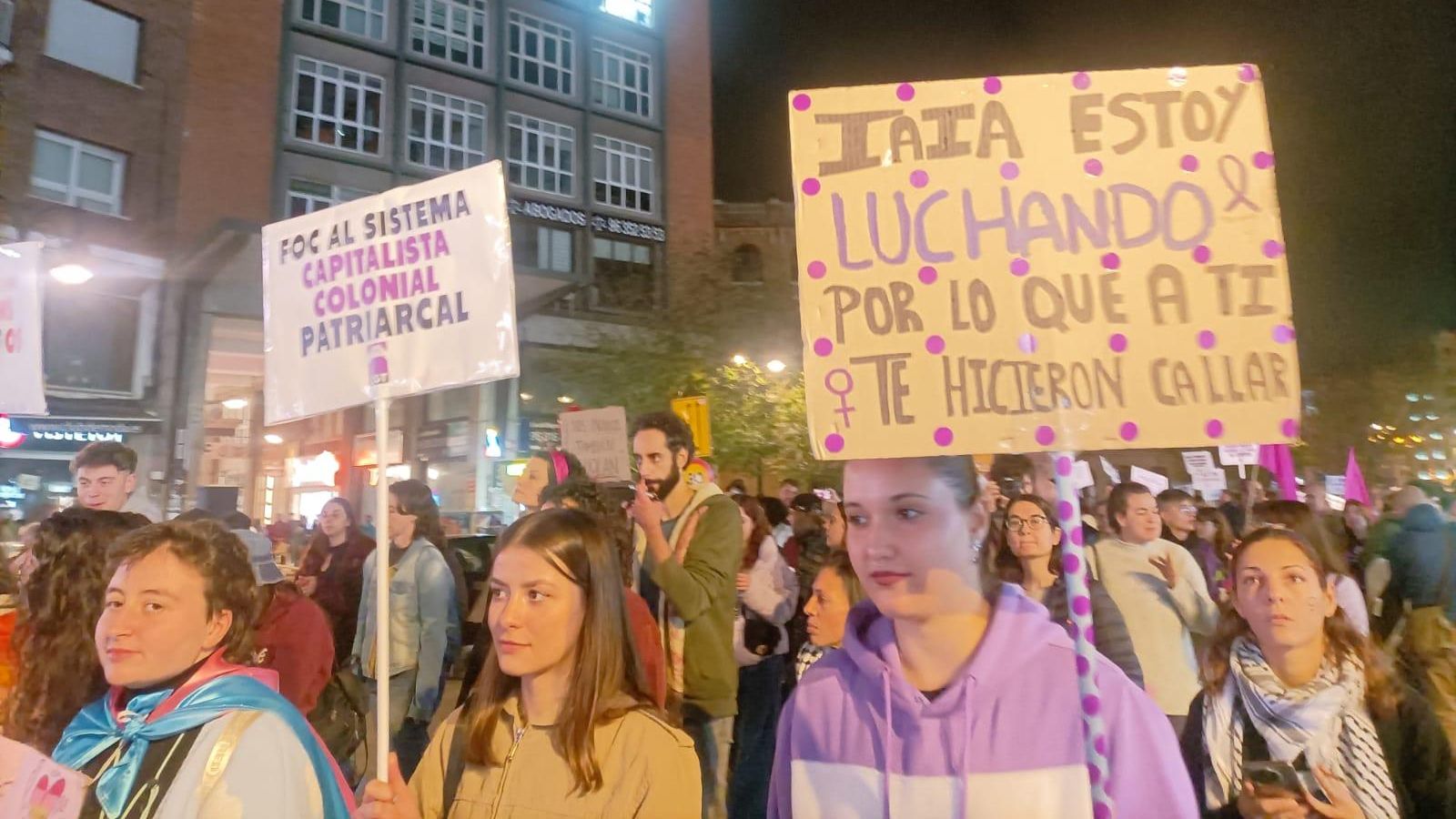Manifestants de València en la marxa contra la violencia masclista del 24 de novembre