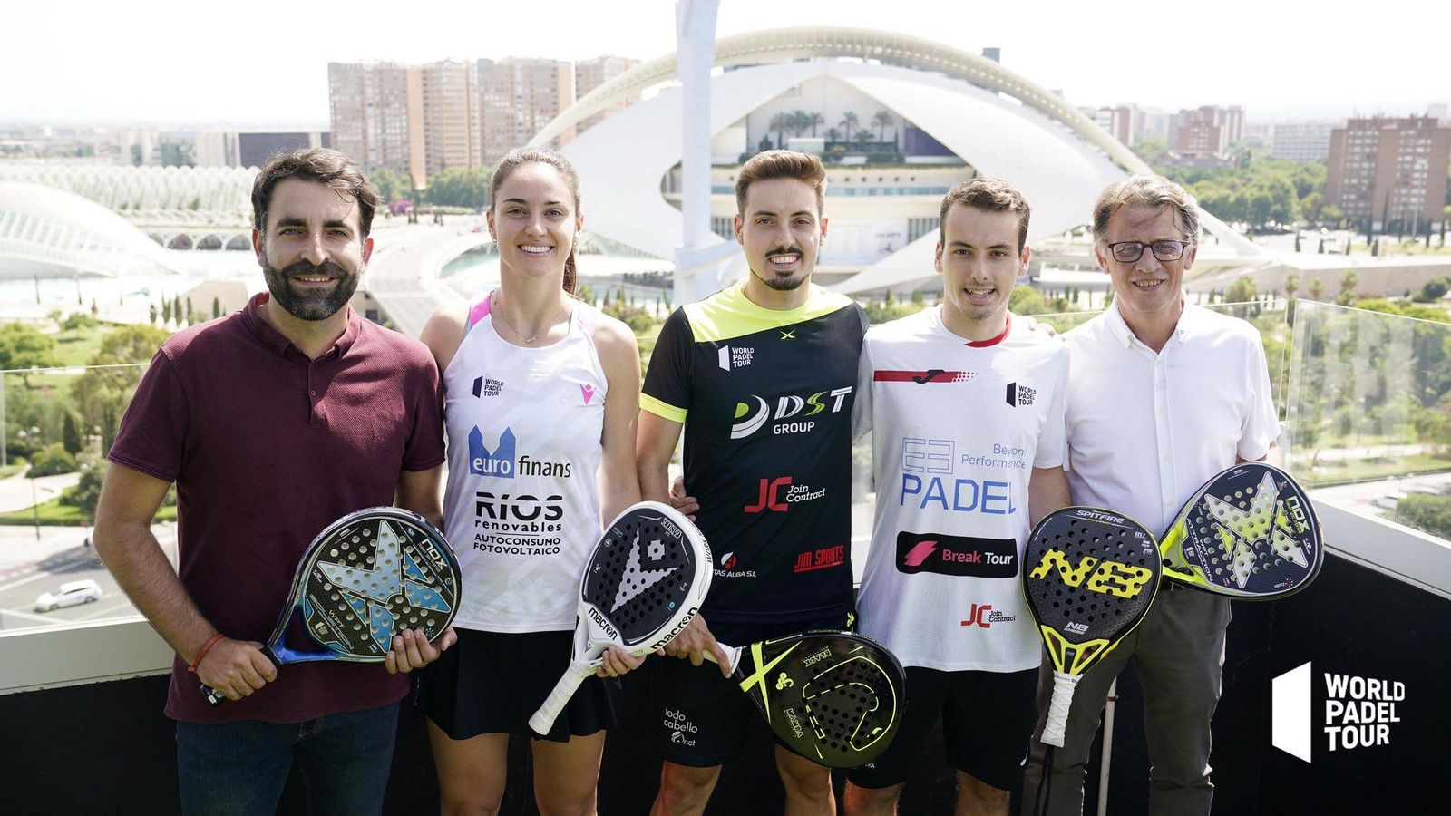 D'esquerra a dreta: Javier Mateo (regidor de l'Ajuntament de València), els jugadors Tamara Icardo, José Rico, Javi Rico i el director d'Esports de la Generalitat, Josep Miquel Moya