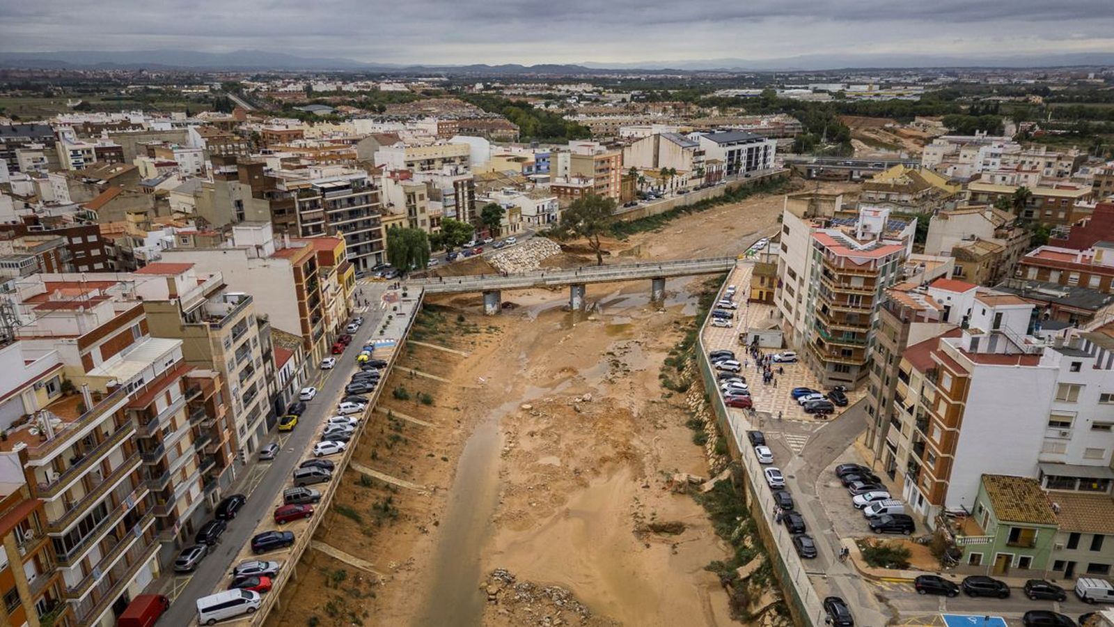 El barranc de Poio, al pas per l'Horta Sud, dies després de la dana
