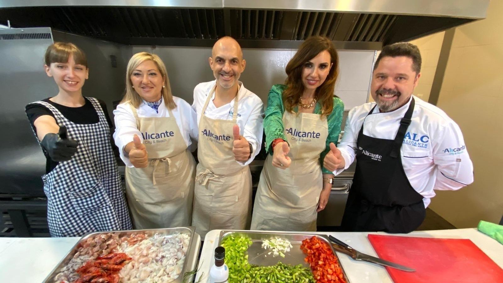 La regidora de Turisme d'Alacant, Ana Poquet, a Oviedo