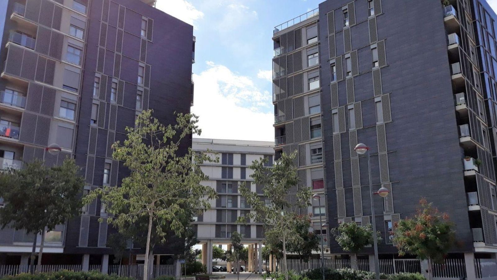 Dos blocs de vivendes a Quart de Poblet, en una imatge d'arxiu