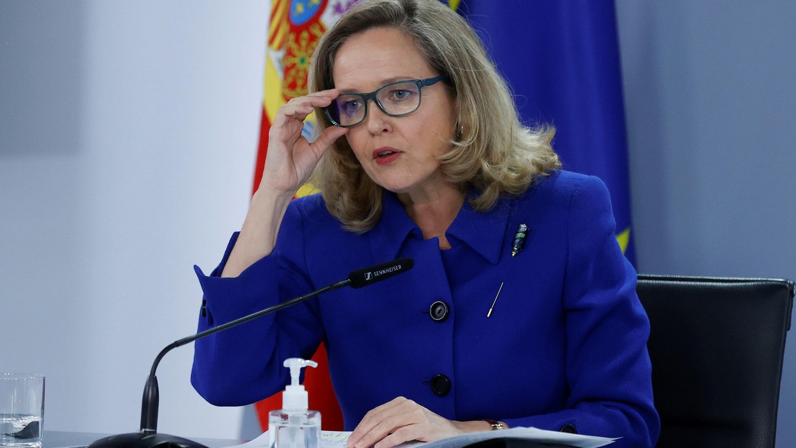 La vicepresidenta primera i ministra d'Assumptes Econòmics i Transformació Digital, Nadia Calviño, aquest dimarts en el Palau de la Moncloa a Madrid