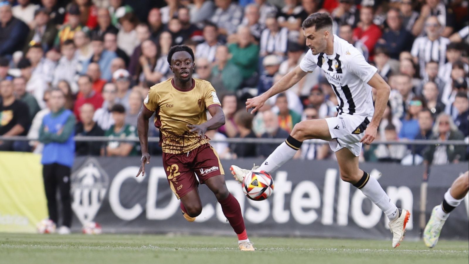 De Miguel, en una acció del partit