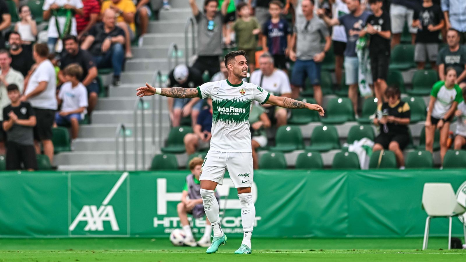 Sergio León celebra el gol