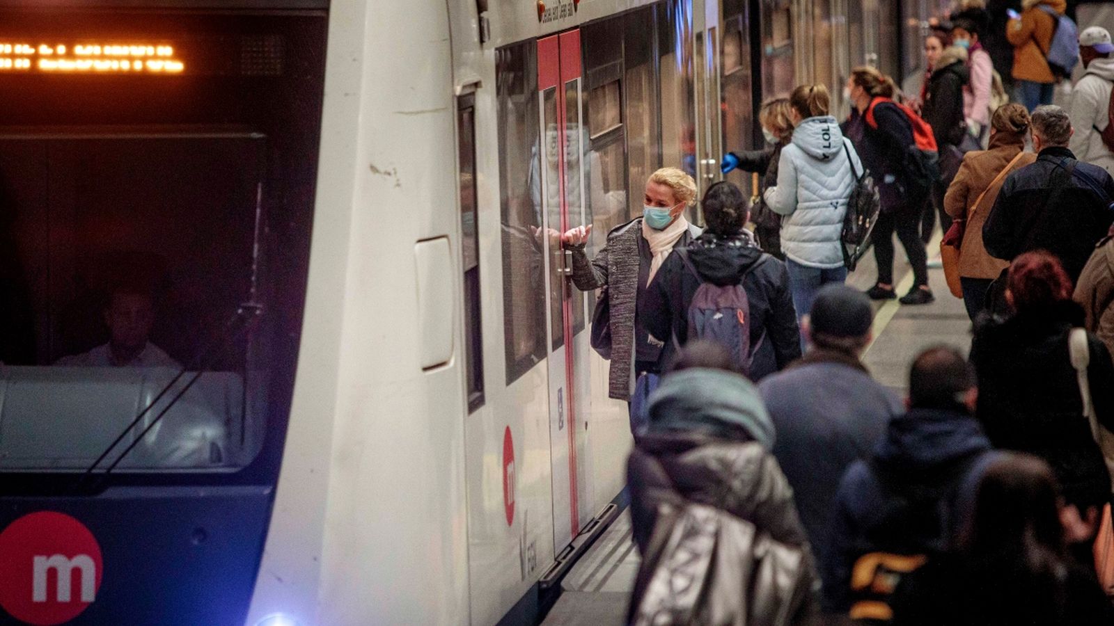 El personal sanitari i sociosanitari viatjarà debades en el transport públic