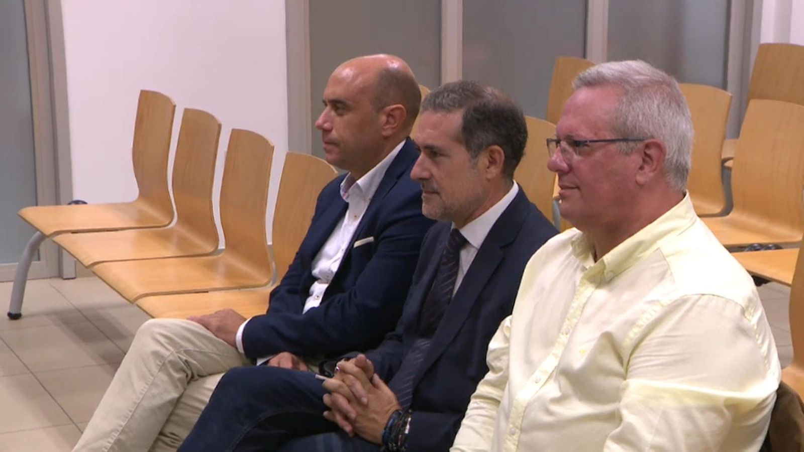 Echávarri, a l'esquerra, durant el juí