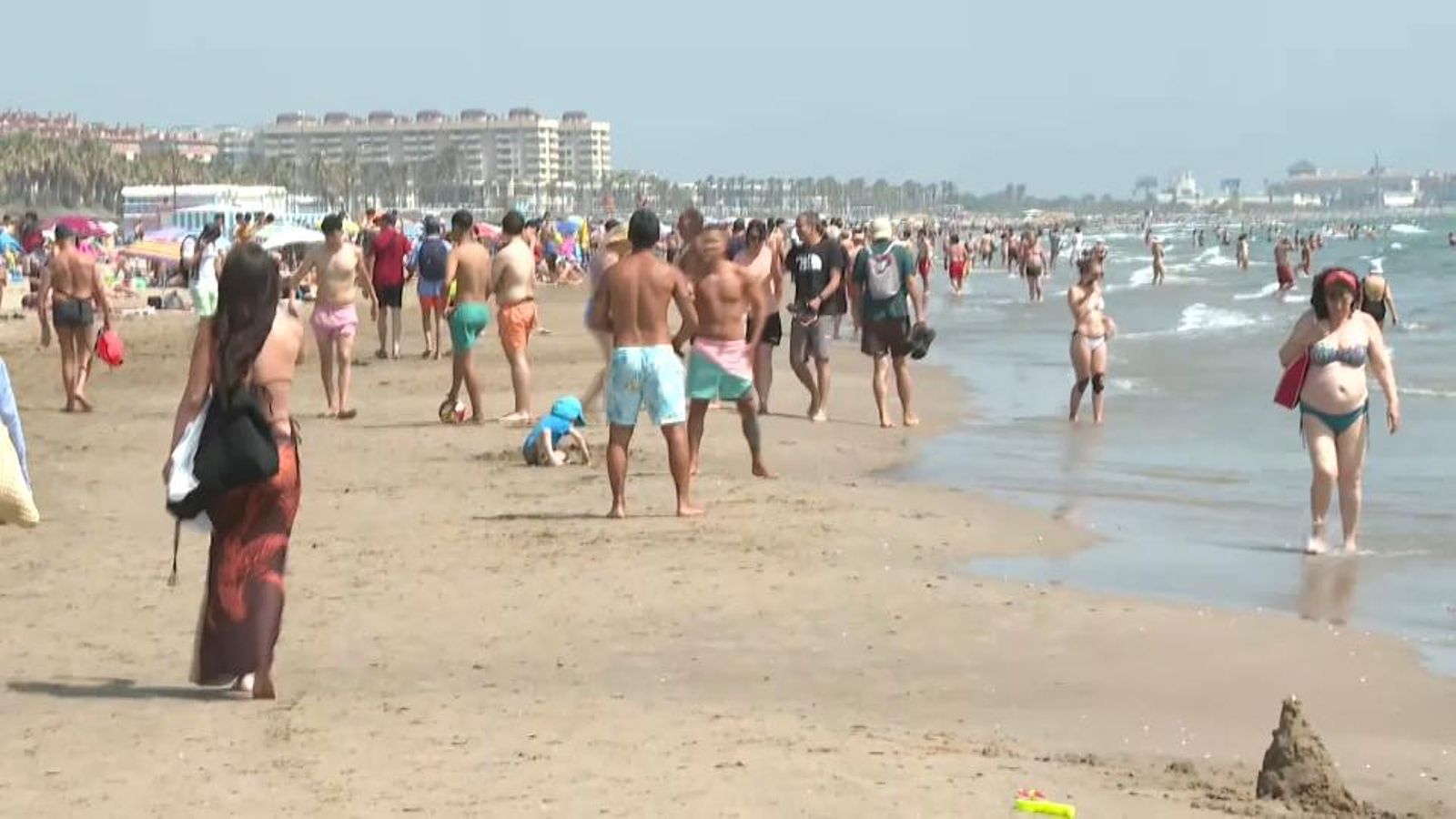 Continua la calor pròpia de juliol a juny amb nits tropicals