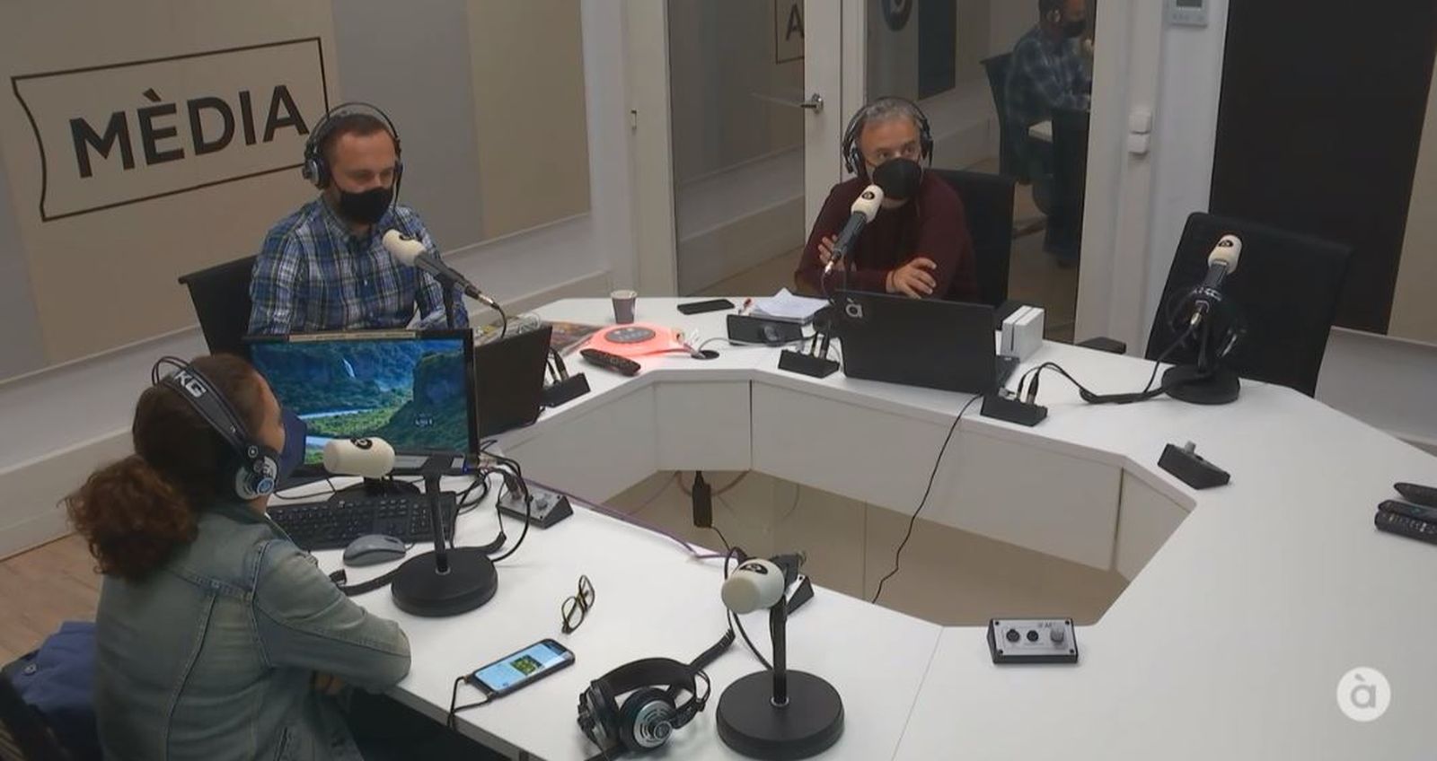 22.09.2021 | Línia de fons | Streaming