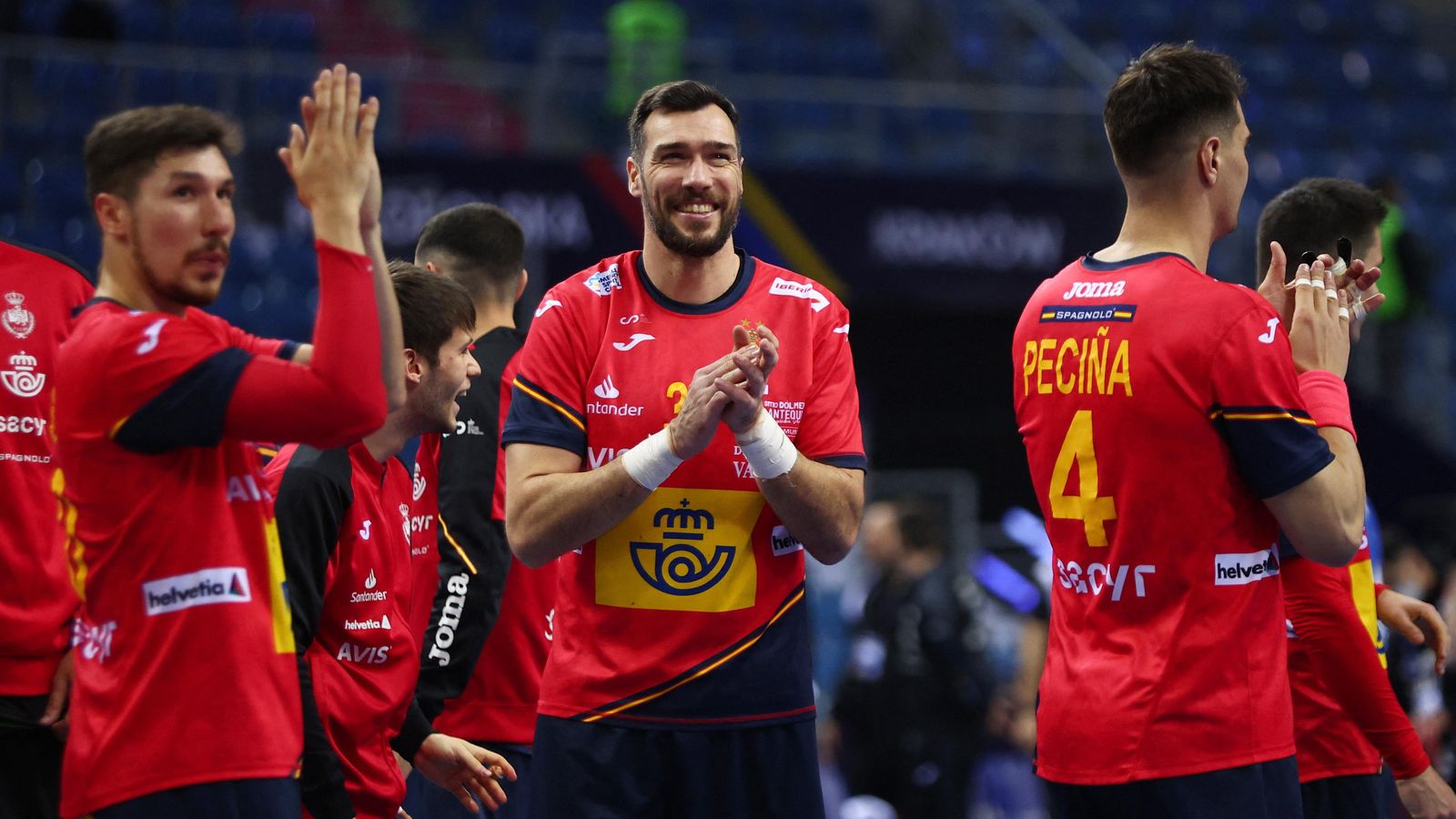 El petrerí Gedeón Guardiola, al centre, és un dels veterans de la selecció El petrerí Gedeón Guardiola, al centre, és un dels veterans de la selecció