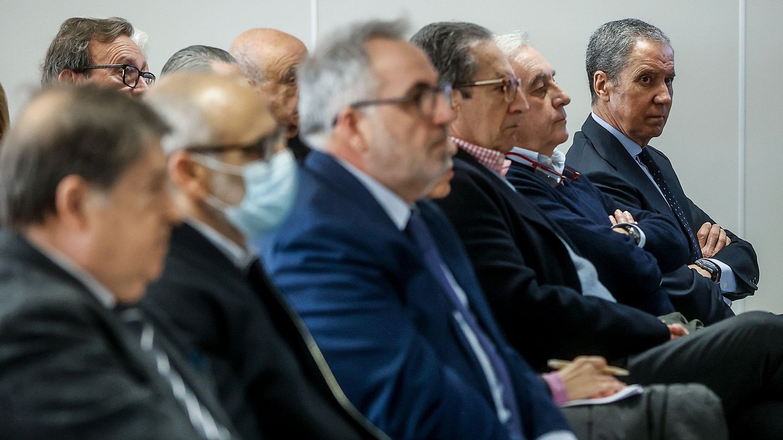 El banc dels acusats del cas Erial, amb l'expresident Eduardo Zaplana a la dreta
