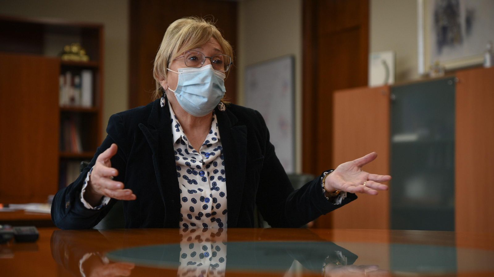 La consellera de Sanitat, Ana Barceló, durant l'entrevista