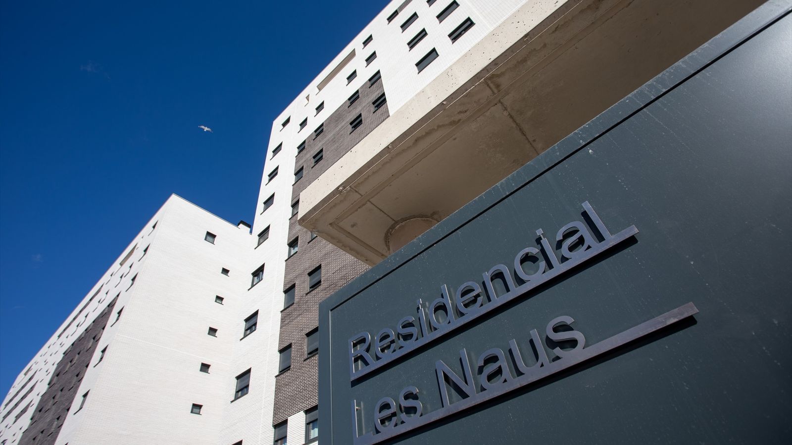 Façana del residencial Les Naus a Sant Joan d'Alacant