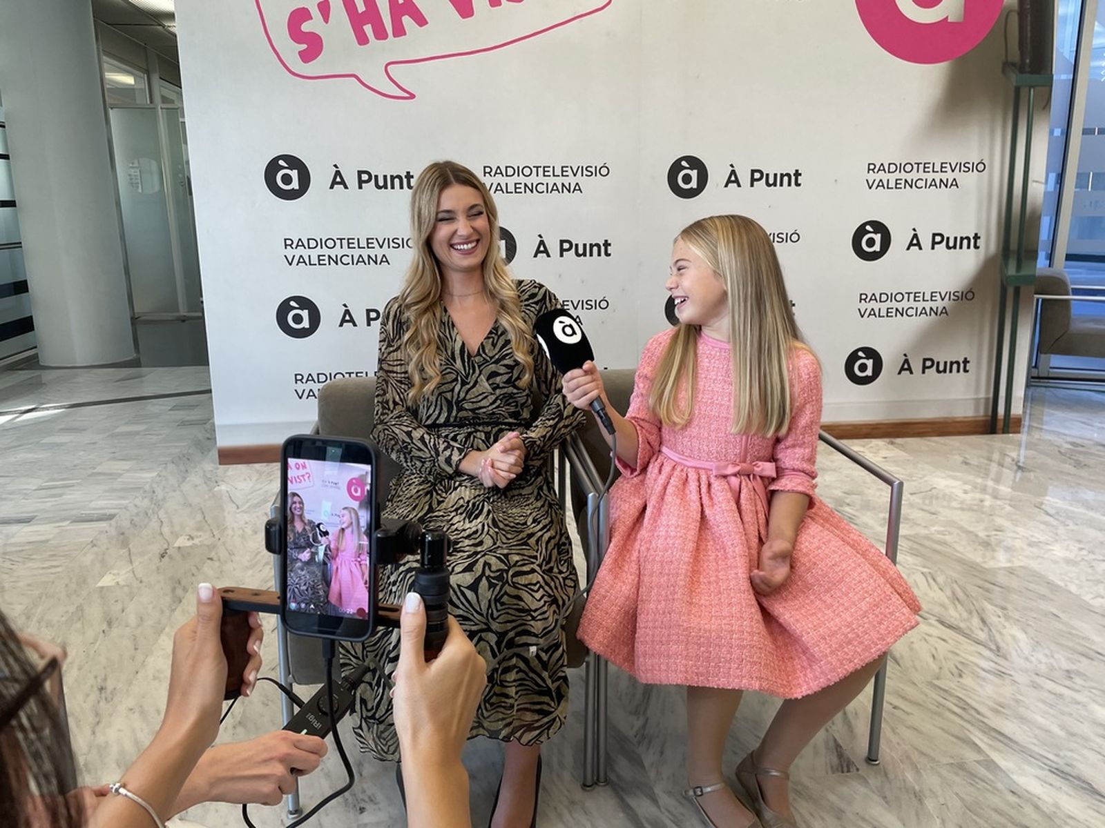 Berta i Lucía per a xarxes d'À Punt