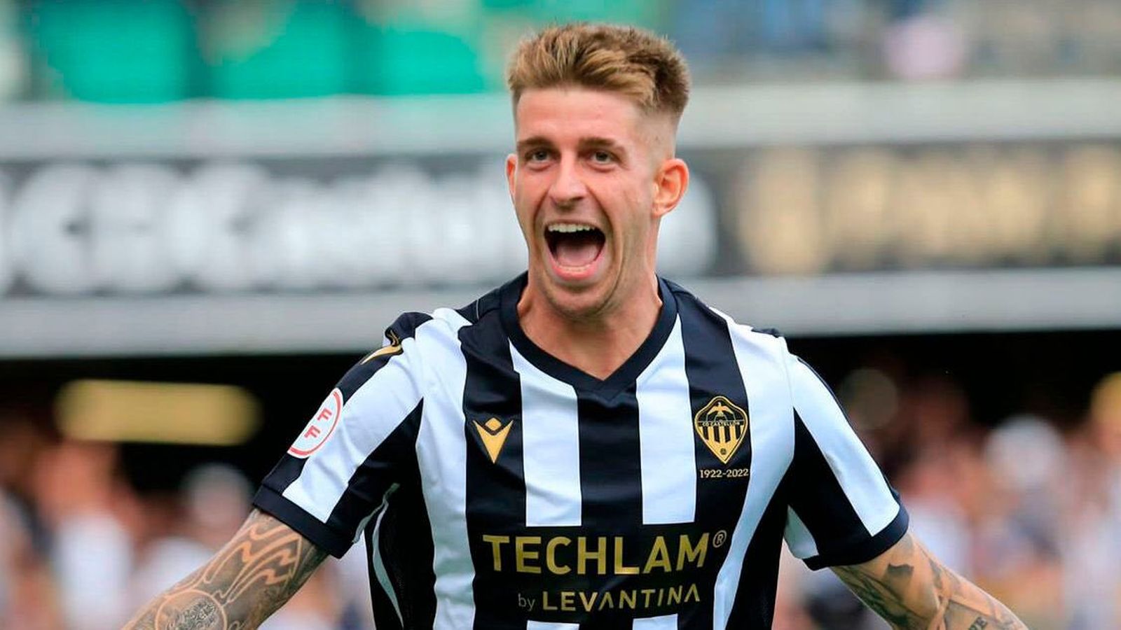 Raúl Sánchez celebra un gol en l'anterior etapa al club