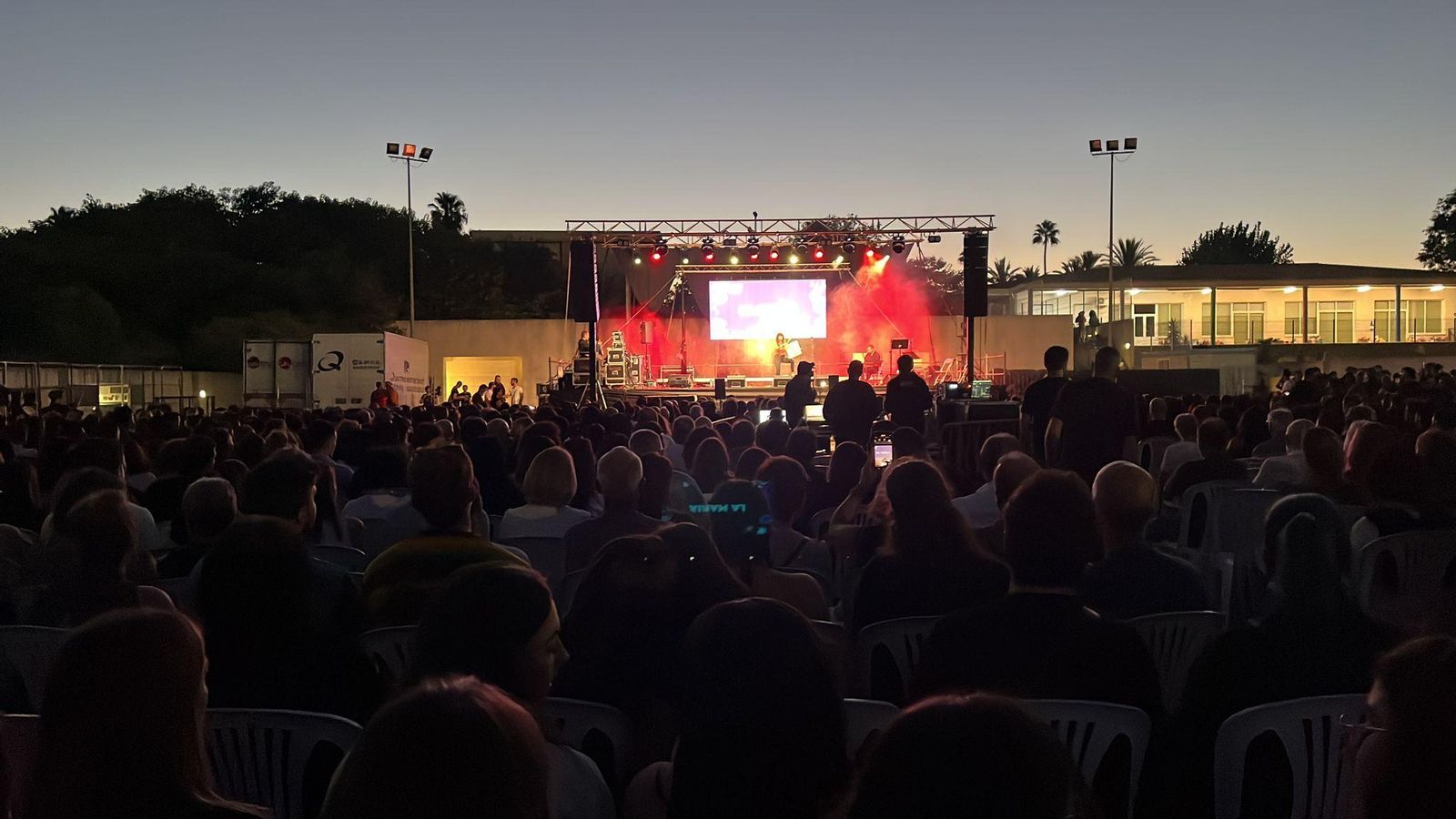 Actuació de La Maria en el concert solidari dels encausats de Pego