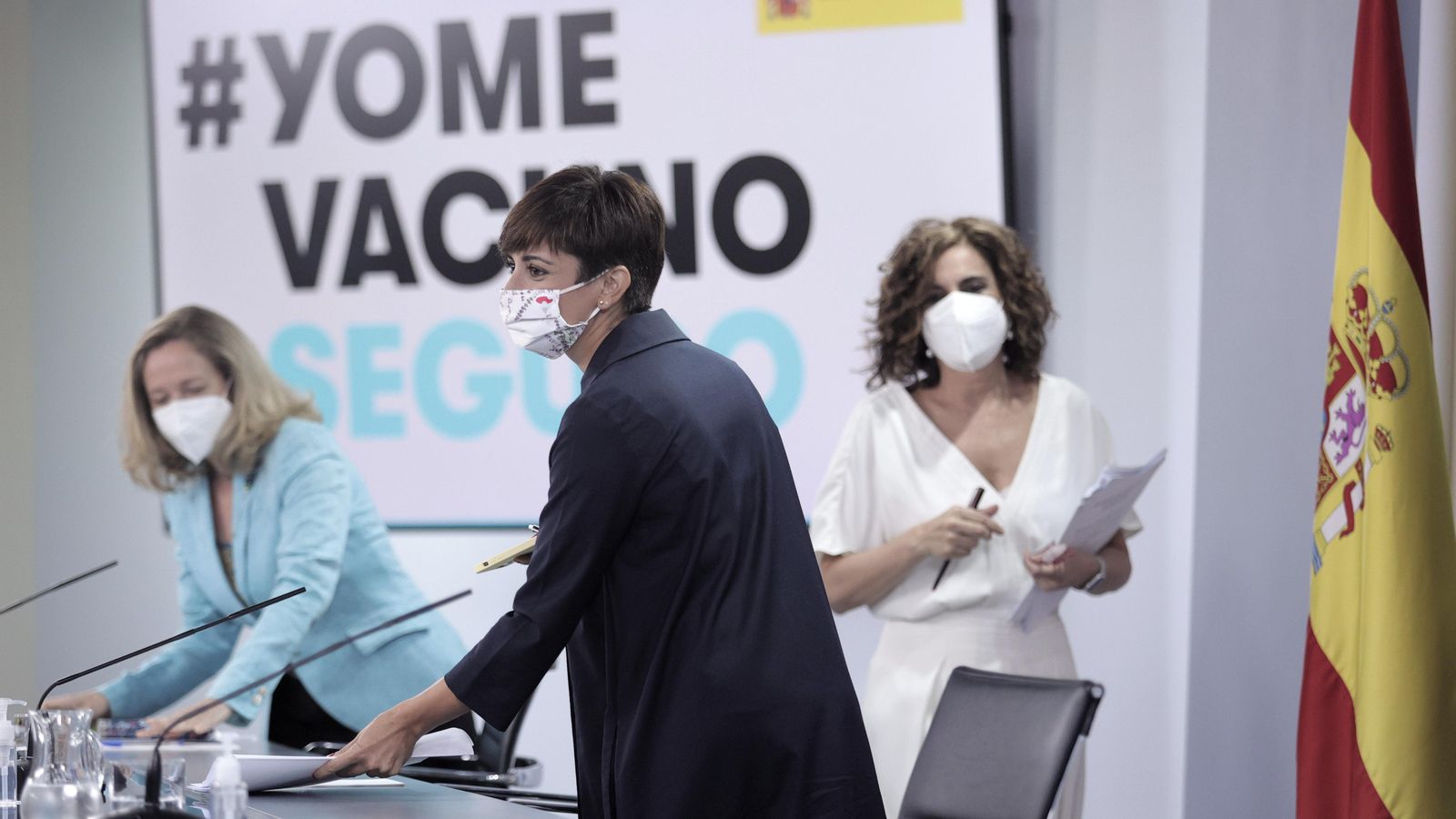 Nadia Calviño, Isabel Rodríguez i María Jesús Montero a la seua arribada a roda de premsa posterior al Consell de Ministres
