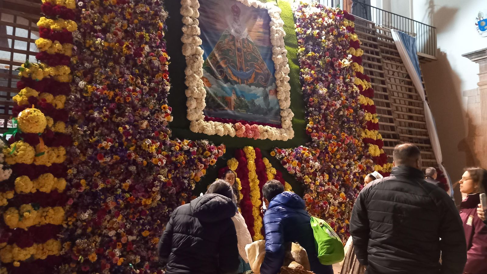 L'Ofrena a la Mare de Déu del Lledó, a pesar del vent