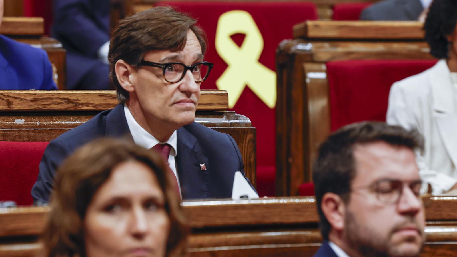 Salvador Illa durant la primera part del ple d'investidura, al qual no ha assistit Puigdemont.