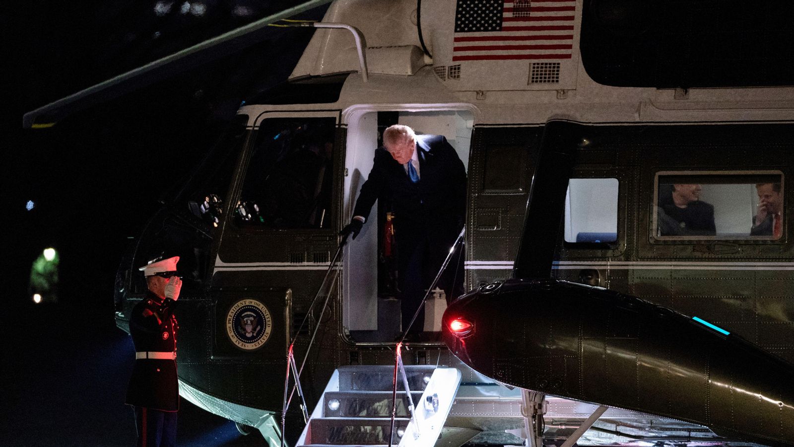 Donald Trump ix del Marine One en arribar amb Elon Musk a la Casa Blanca este dimecres
