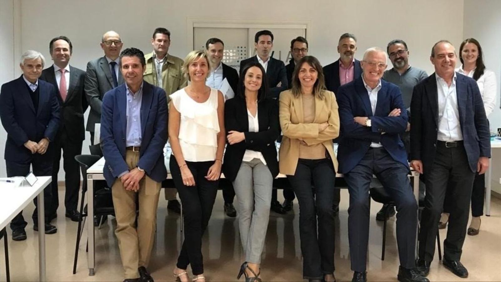 Directius d'AVIA s'han reunit aquest dilluns amb Rebeca Torró, secretaria autonòmica d'Economia Sostenible, Sectors Productius, Comerç i Consum
