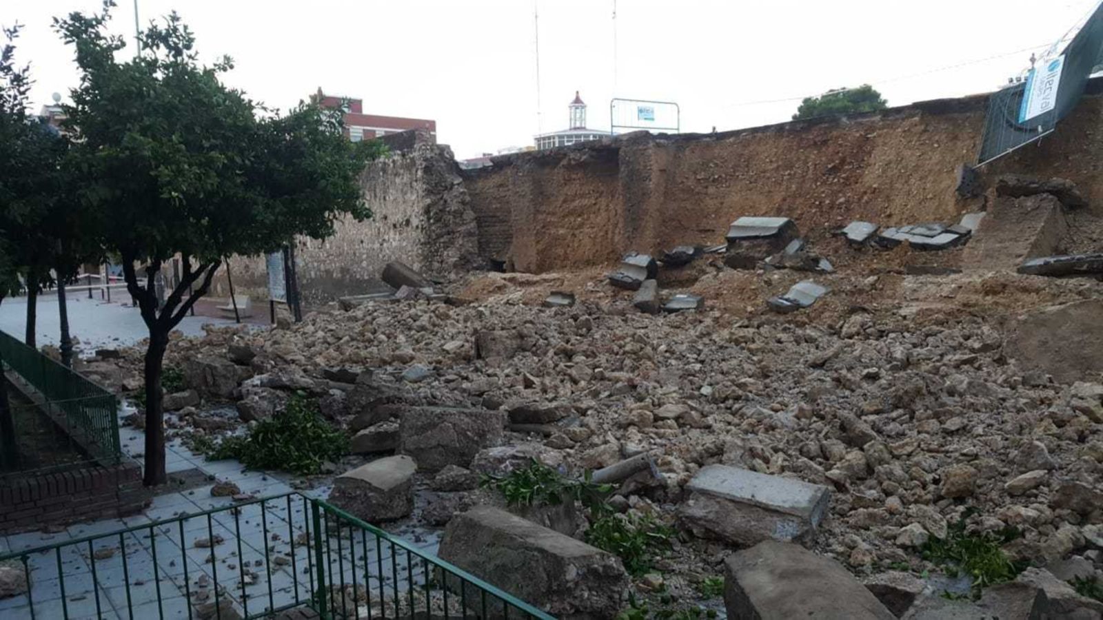 El monument estava sent sotmés a una restauració parcial