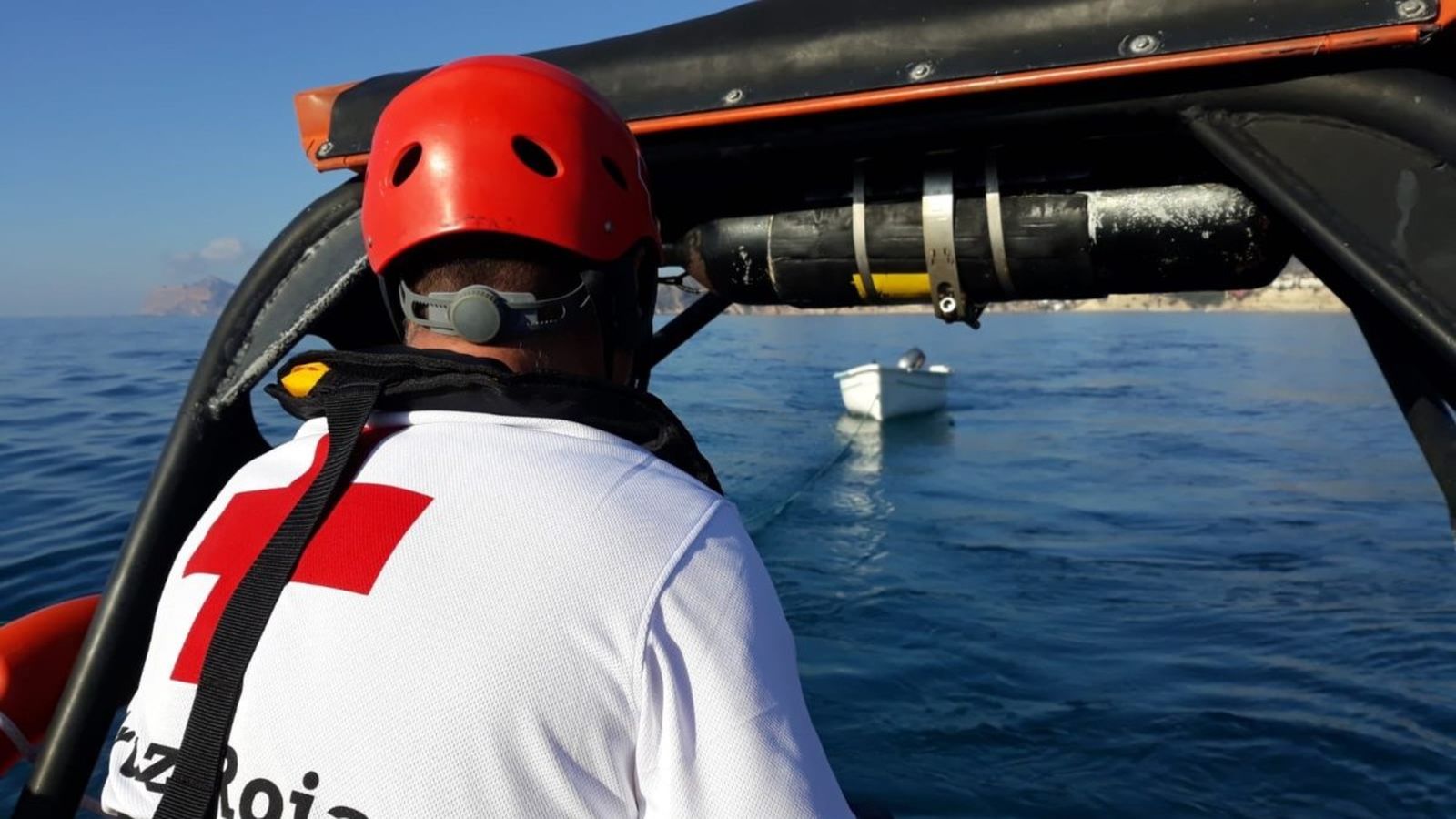 Rescaten 185 persones de tres pasteres al mar d\'Alborán