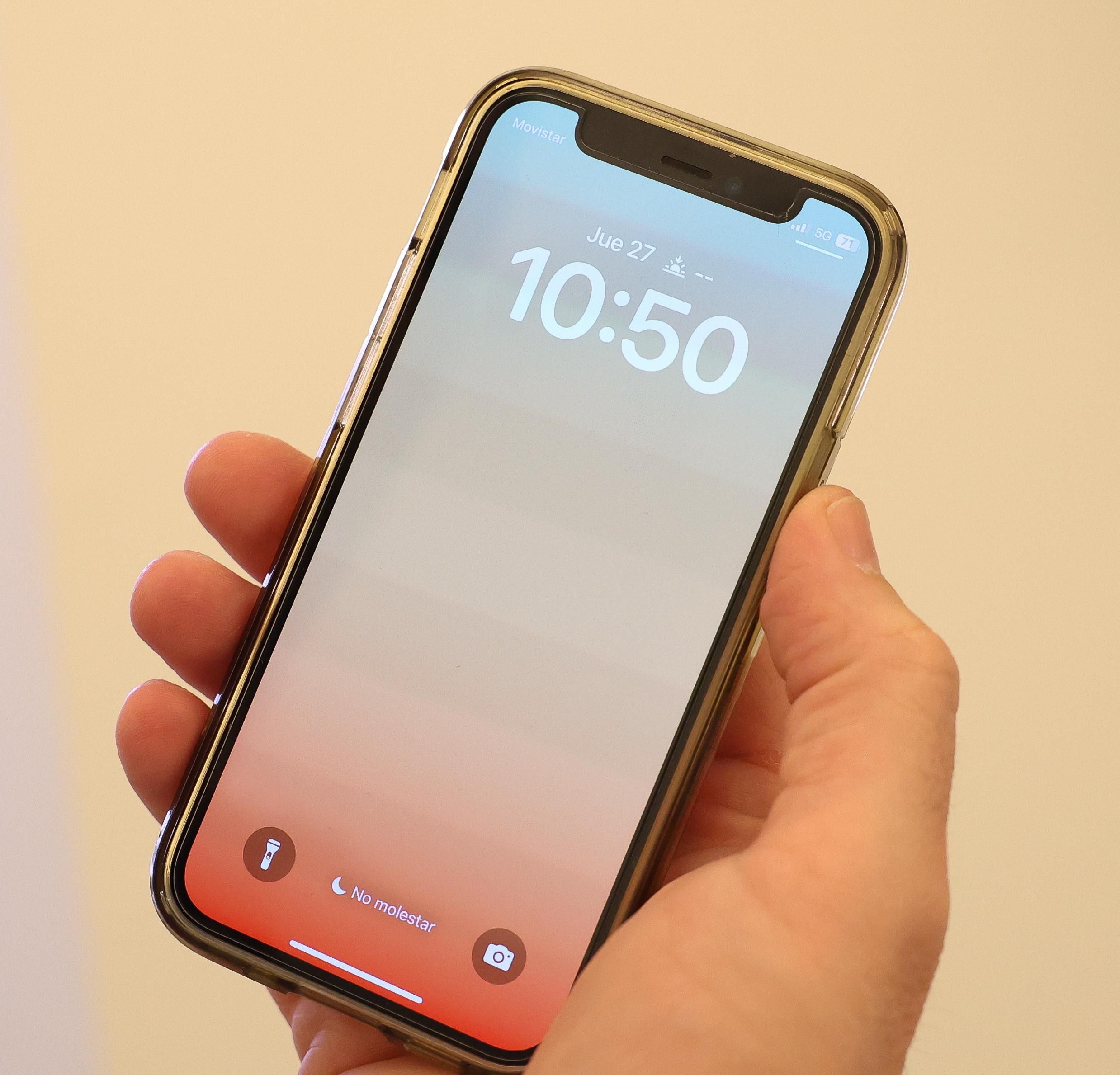 Una pantalla de telèfon mòbil en una imatge d'arxiu Una pantalla de telèfon mòbil a una imatge d'arxiu