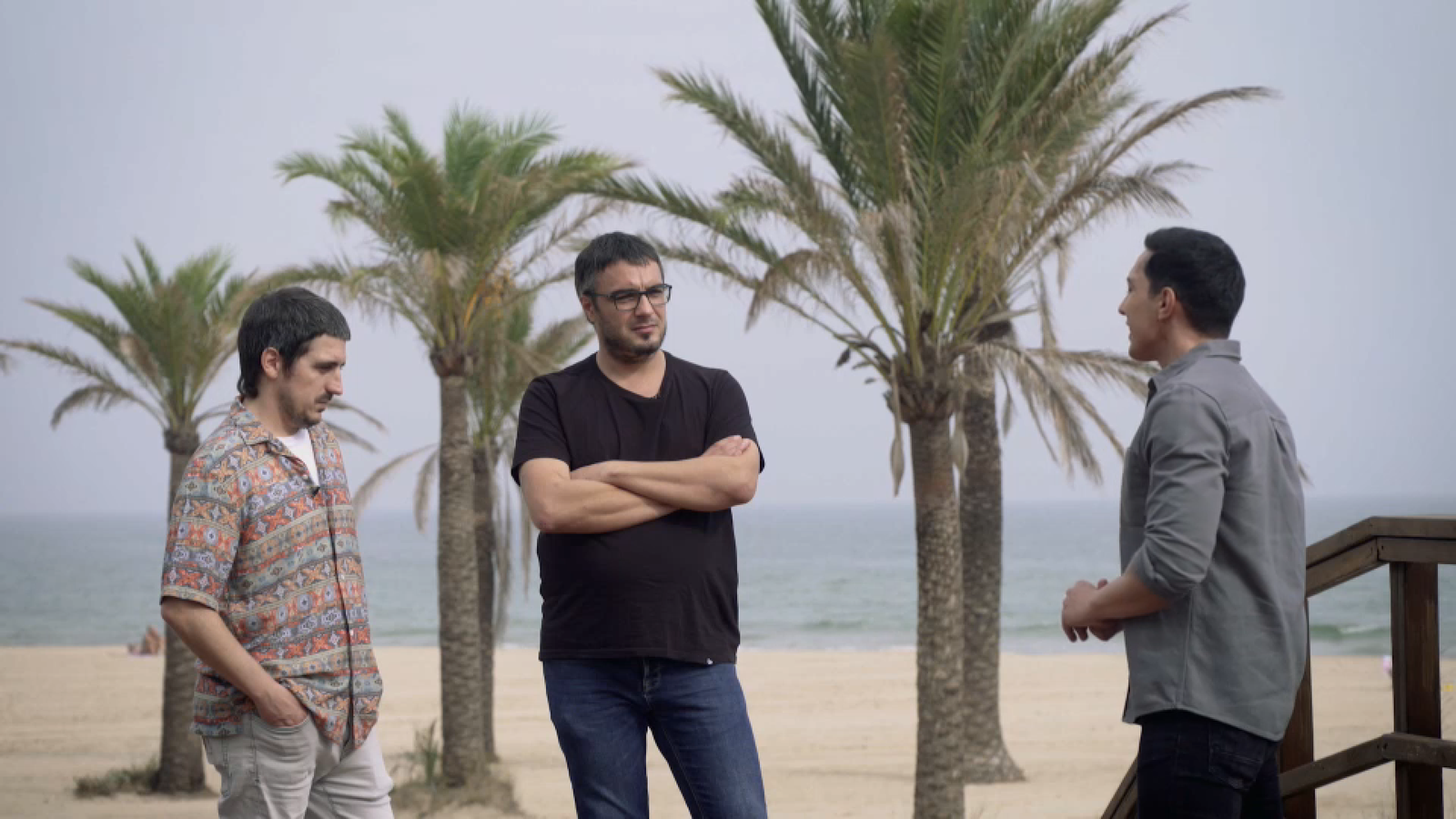 Panxo i Marcos Úbeda, de Zoo, amb Bérnar Giménez, de 'Zoom', a la platja de Gandia