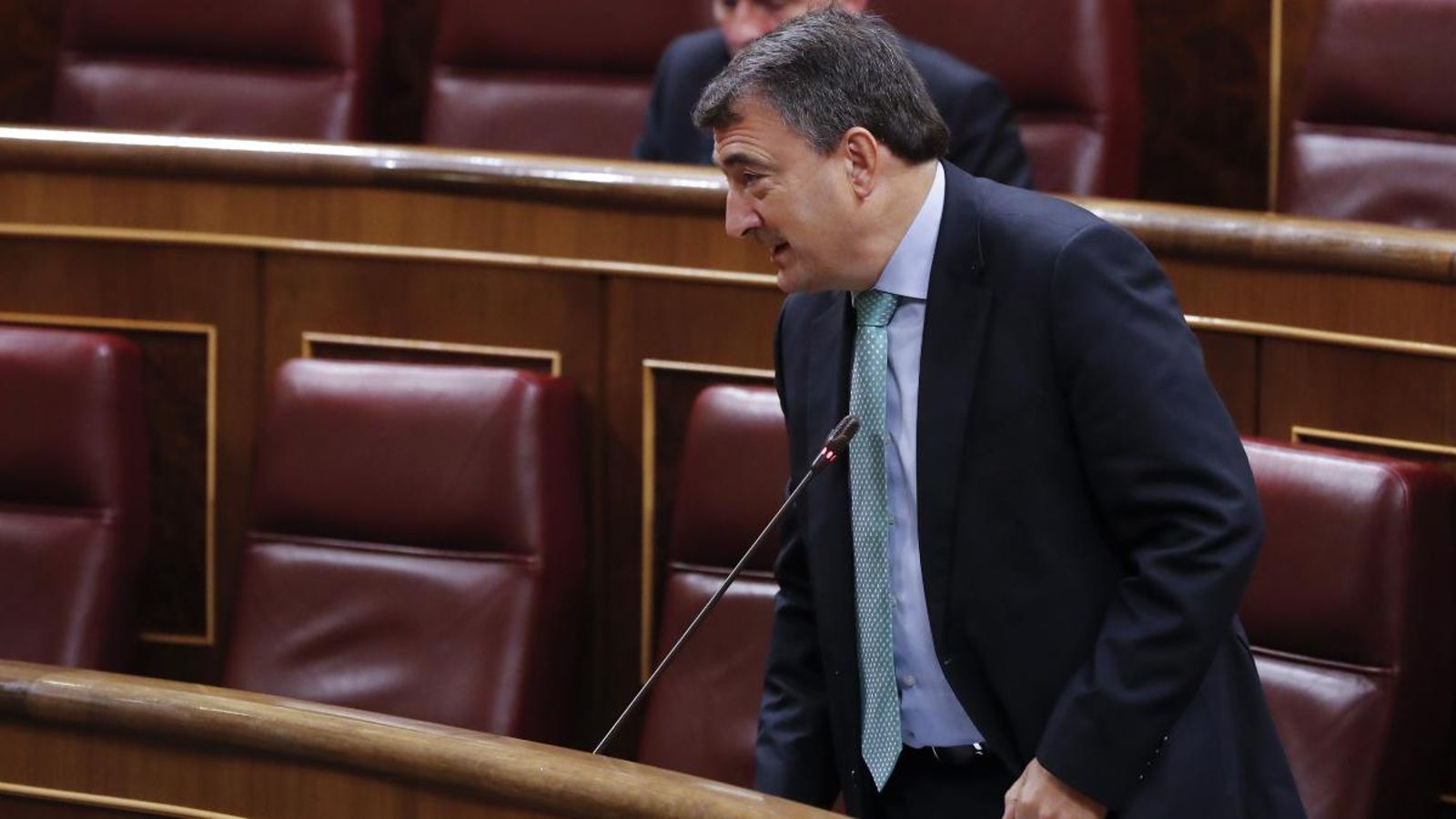 El portaveu del PNB, Aitor Esteban, un dels signants de l'acord que transferirà la gestió de la prestació al País Basc i Navarra, en una sessió del Congrés