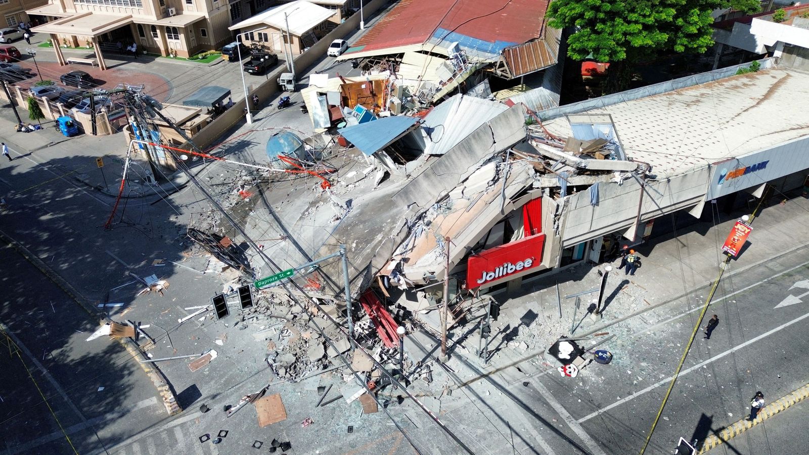 Un edifici destrossat a causa del terratrémol