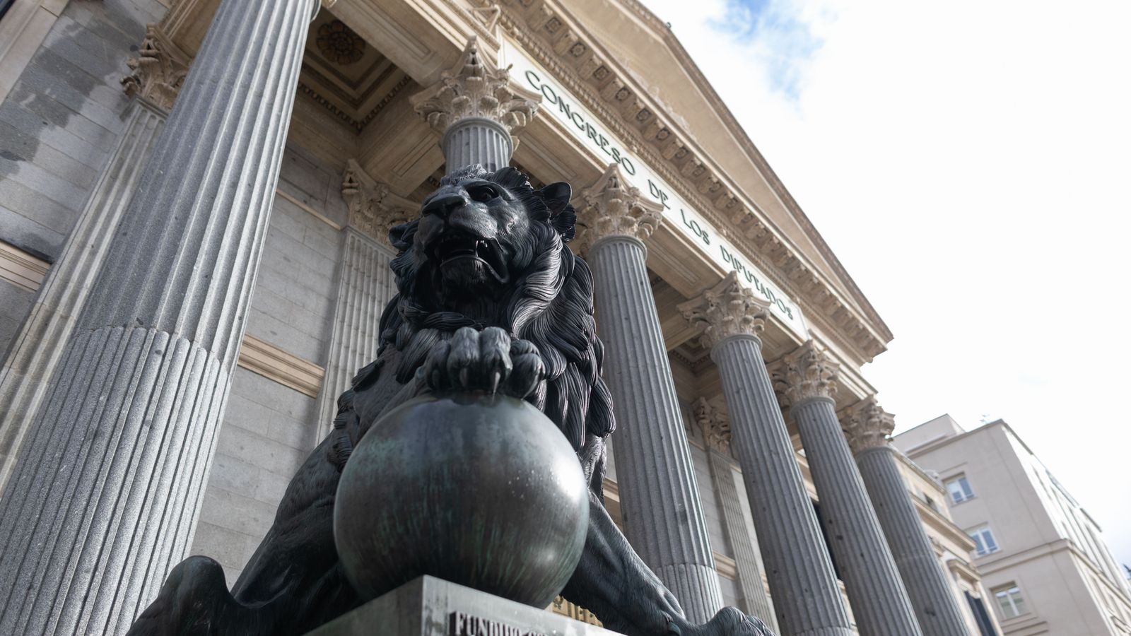 La publicació del BOE dissol les Corts i convoca el nou procés electoral