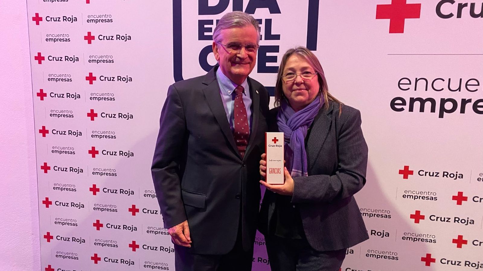 Mar Iglesias amb el president de Creu Roja Comunitat Valenciana, Rafael Gandia