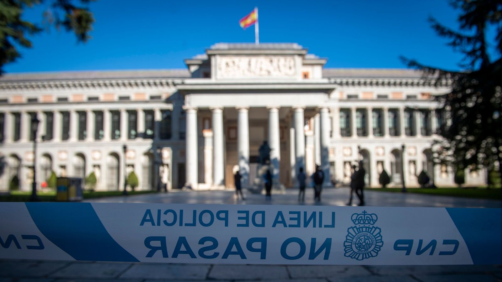 Un cordó policial en el Museu del Prado