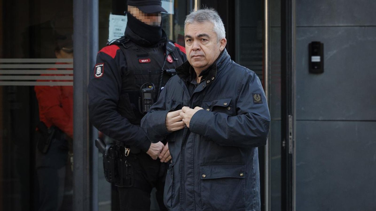 L'exsecretari d'organització del PSOE en la primera visita quinzenal al jutjat, després de la llibertat provisional