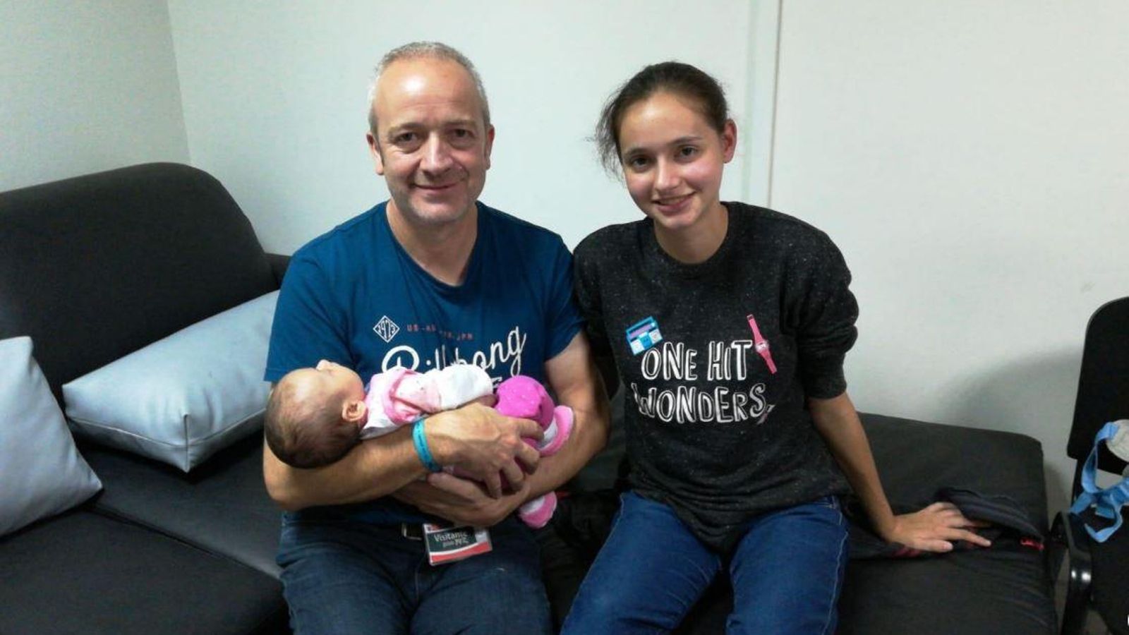 La família de Patricia Aguilar i el seu bebé ja estan a casa.