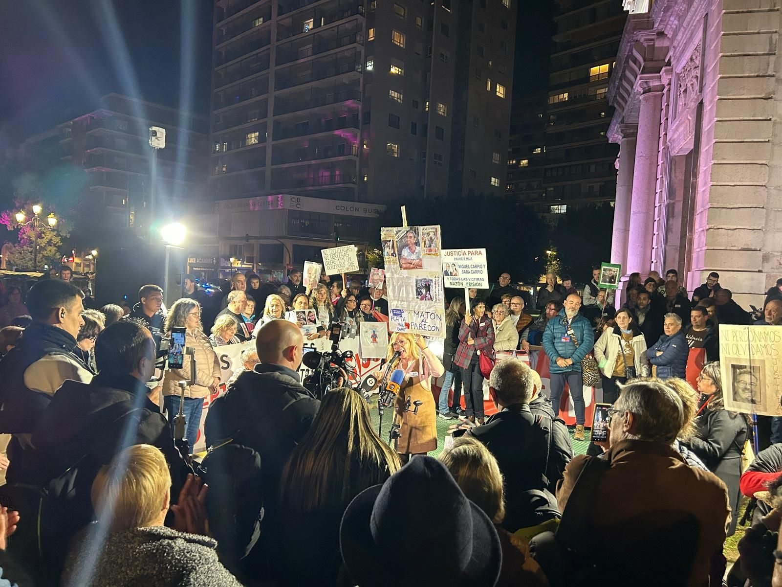 Final de la manifestació a la Porta del Mar