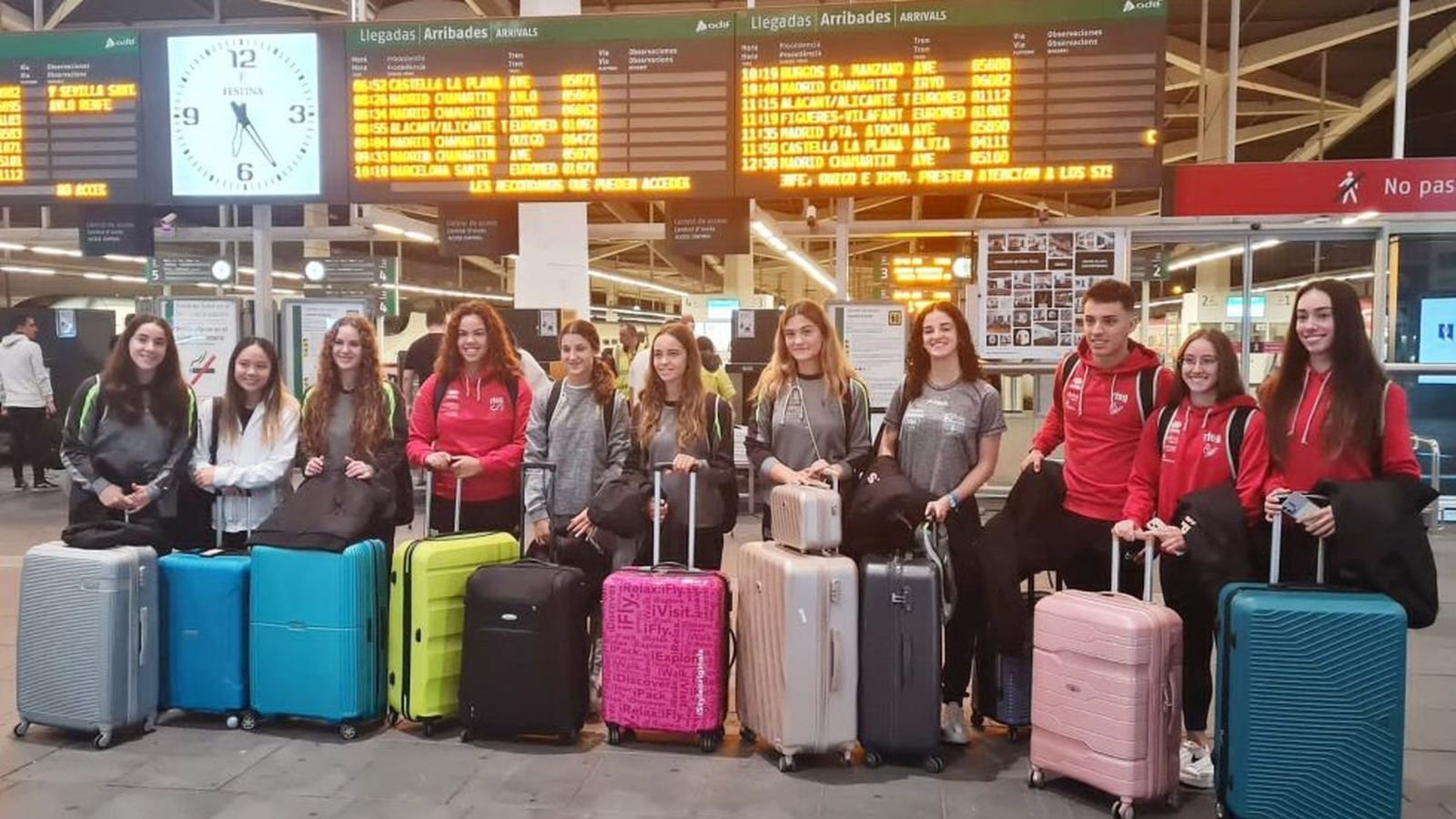 La delegació valenciana, en l'eixida cap al Mundial