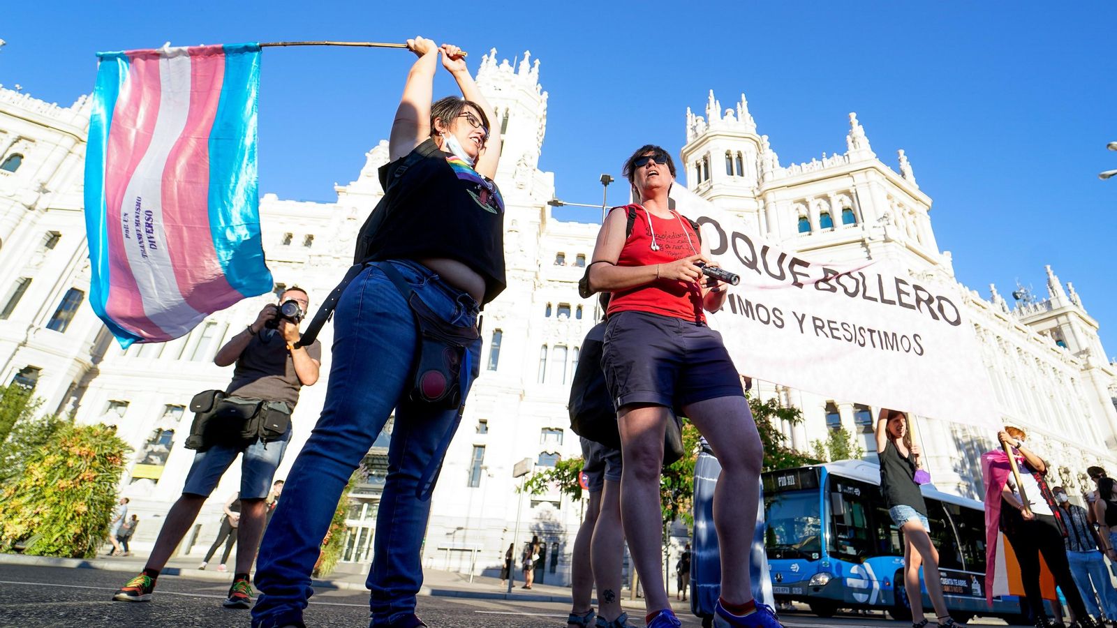 Concentració en favor de la Llei Trans
