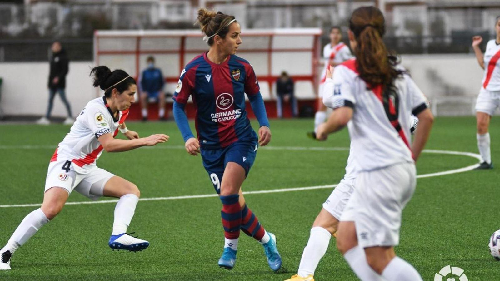Andonova, en una acció del partit