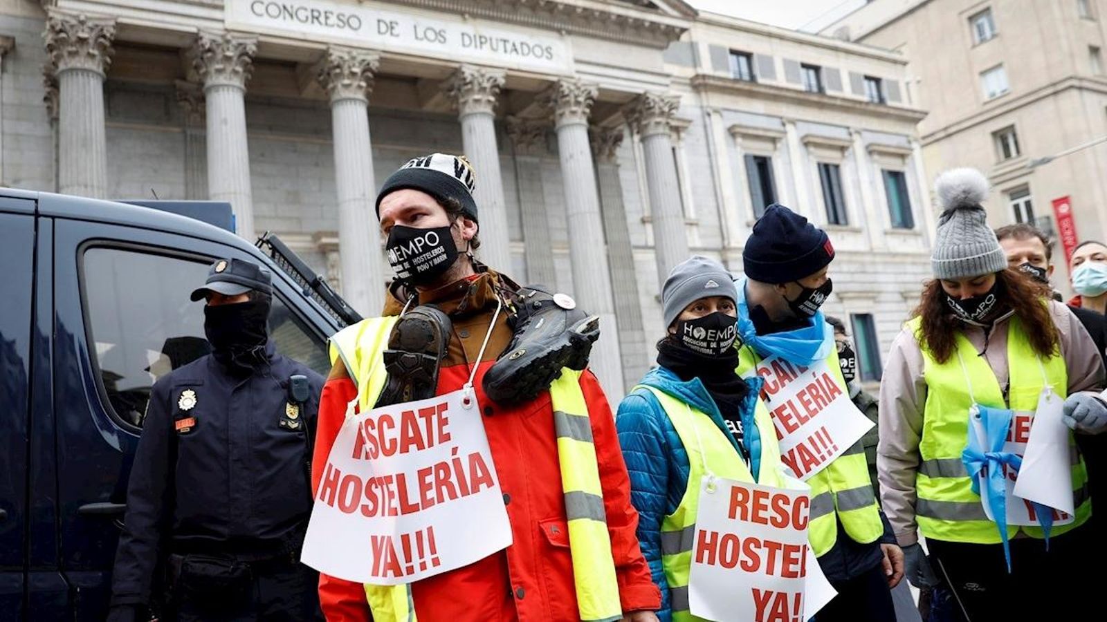 Els hostalers de Pontevedra que el passat 7 de desembre van iniciar una caminada reivindicativa des de la ciutat del Lérez fins a Madrid per a exigir als polítics el "rescat del sector"