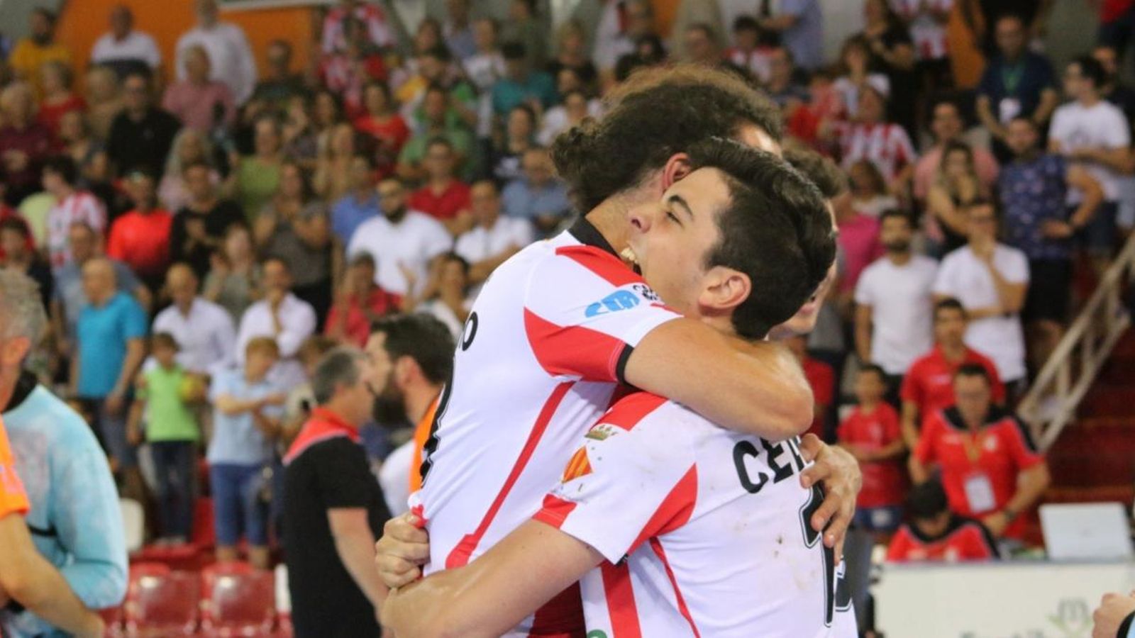 Els jugadors del Fertiberia celebren l'ascens