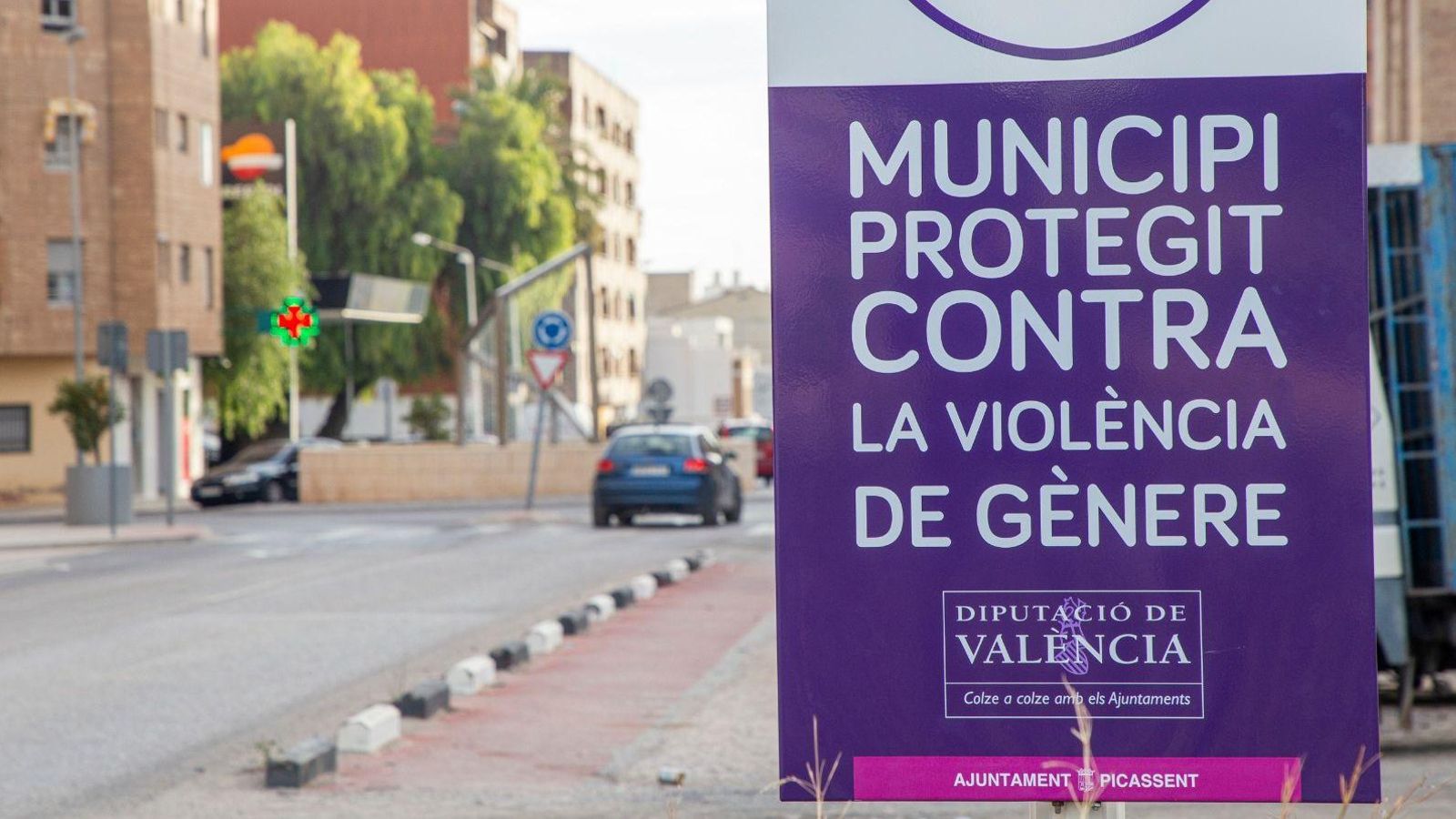 Cartell de municipi protegit contra la violència de gènere