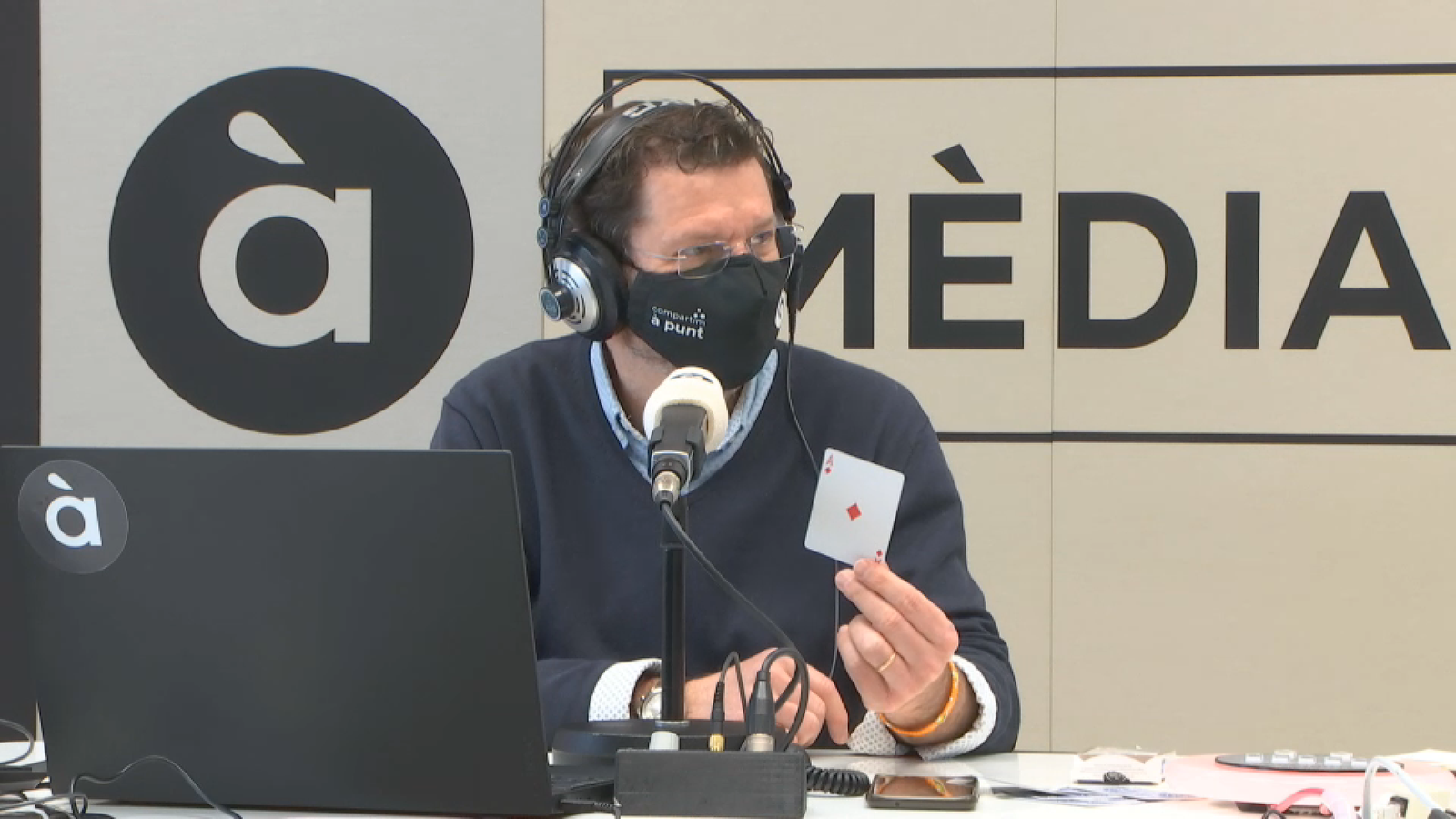 09.02.2022 | 'Moltes màgies': màgia a distància