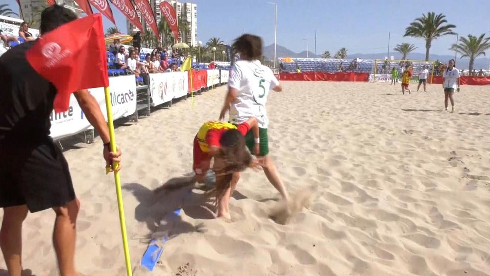 La platja, escenari dels esports d'estiu