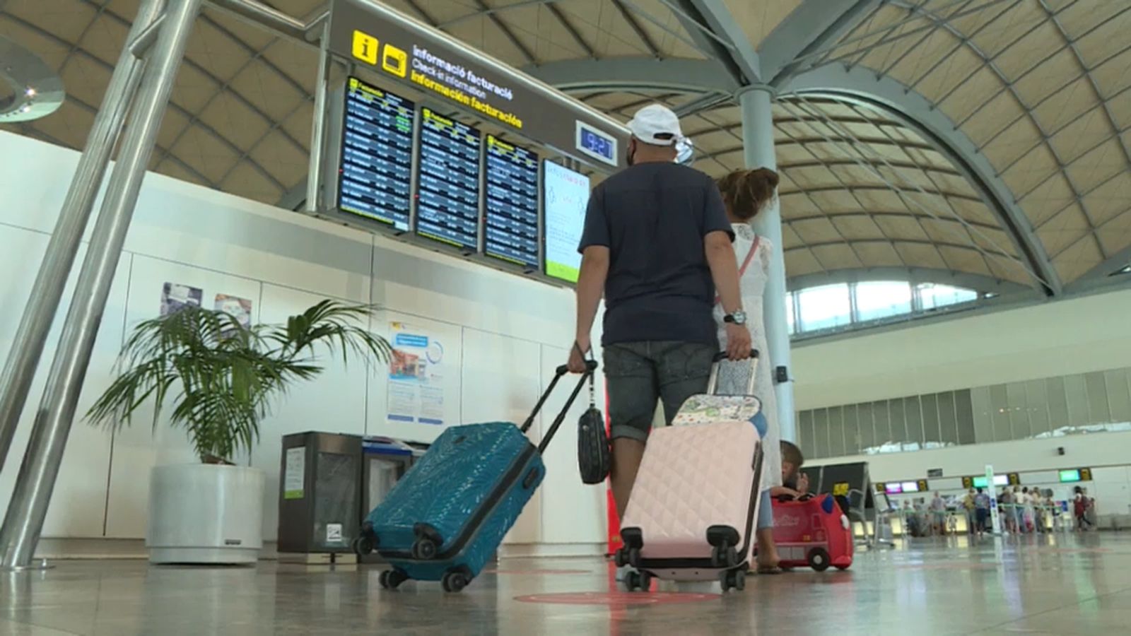 Només una de cada cinc persones que van utilitzar l'avió l'any passat per a viatjar ho han fet enguany