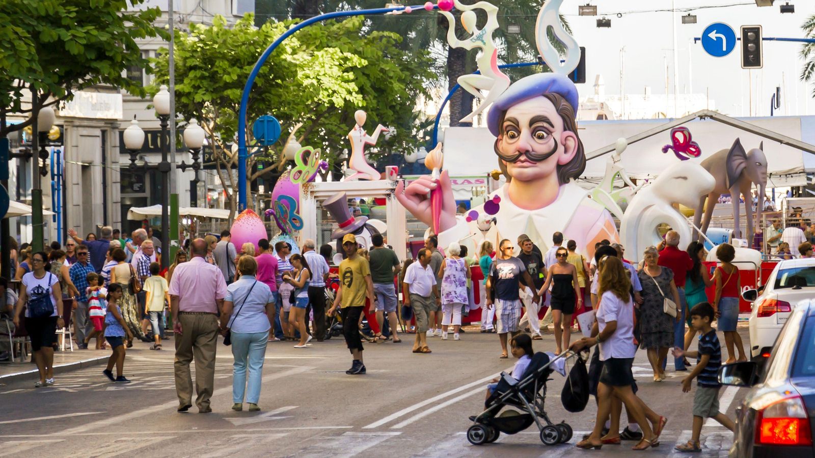 El dispositiu de seguretat s'ha reforçat respecte a 2019 davant la previsió de més visitants durant la setmana de Fogueres
