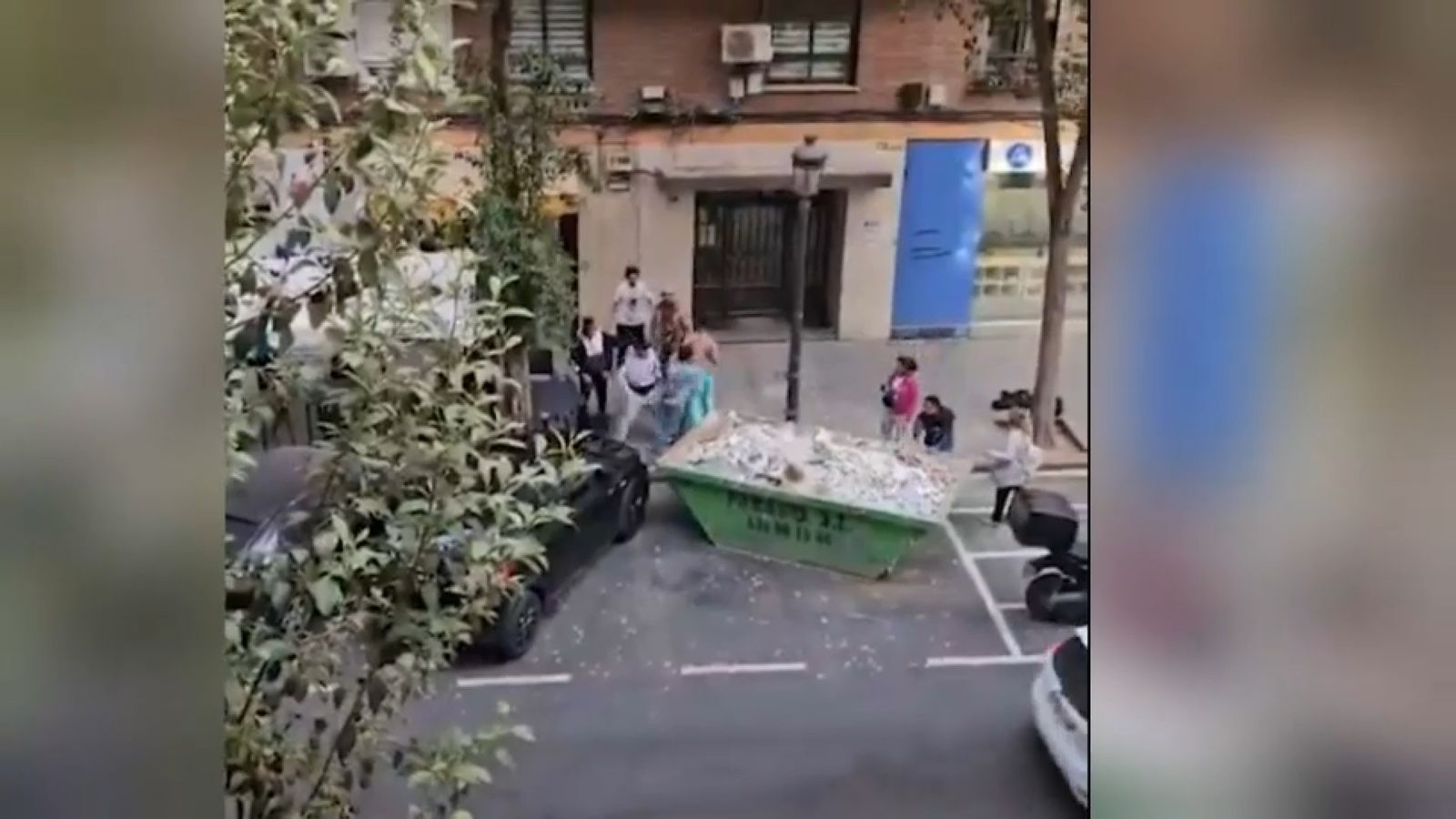 Un dels moments de l'enfrontament, on es van veure implicades una desena de persones